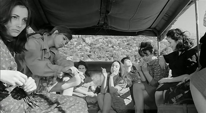Они шли за солдатами (Солдатские девки Le soldatesse) 1965 г.
